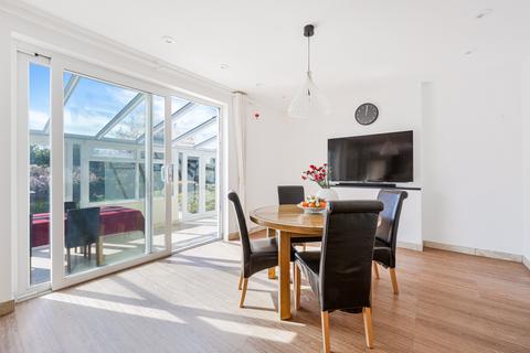 11 Woodside Close, Surbiton, KT5 9JU