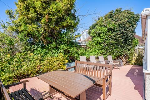 11 Woodside Close, Surbiton, KT5 9JU
