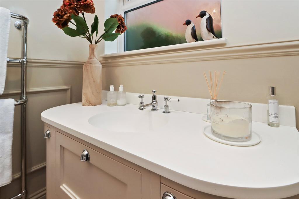 Wash Basin/Vanity