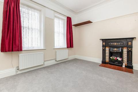 2 bedroom flat to rent, St. Matthews Gardens, East Sussex TN38