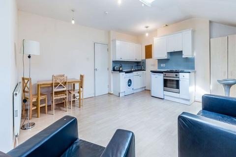 2 bedroom flat to rent, E8