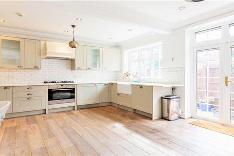 3 bedroom flat to rent, W5