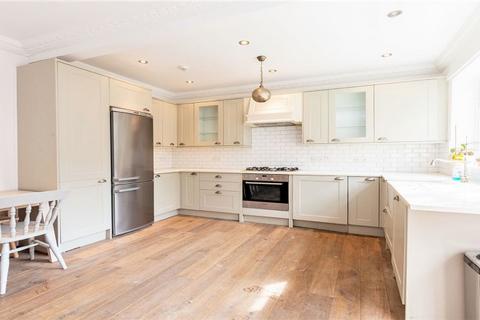 3 bedroom flat to rent, W5