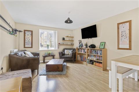 2 bedroom apartment for sale, Grebe Court, Cambridge CB5