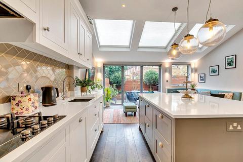 26 Rannoch Road, London, W6 9SR