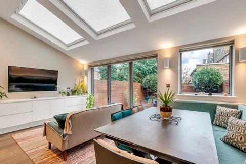 26 Rannoch Road, London, W6 9SR