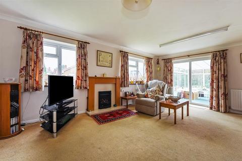 3 bedroom detached bungalow for sale, Shotterfield Terrace, Liss, Hampshire