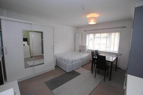 Studio to rent, West Lodge Court, Uxbridge Road, London, W3