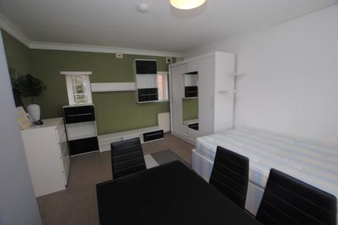 Studio to rent, West Lodge Court, Uxbridge Road, London, W3