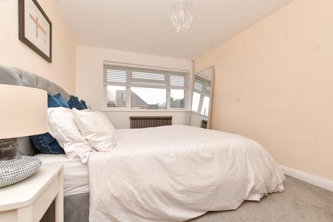 15 Rosebery Avenue, Epsom, KT17 4LB