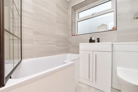 15 Rosebery Avenue, Epsom, KT17 4LB