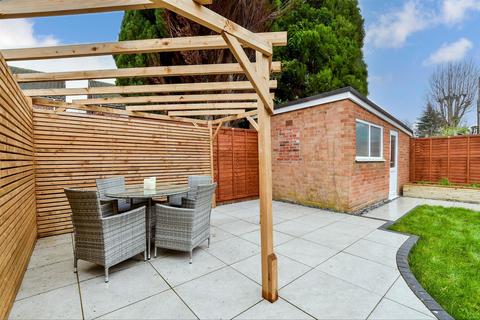 15 Rosebery Avenue, Epsom, KT17 4LB