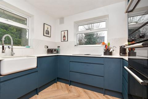 15 Rosebery Avenue, Epsom, KT17 4LB