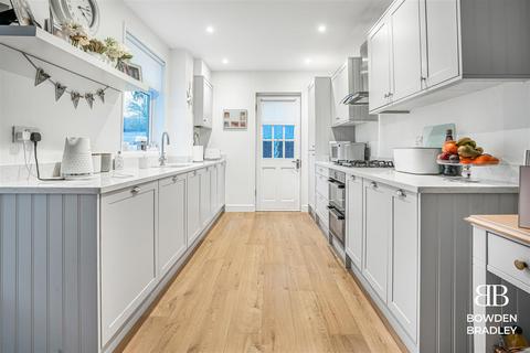 167 Burrow Road, Chigwell, IG7 4NF