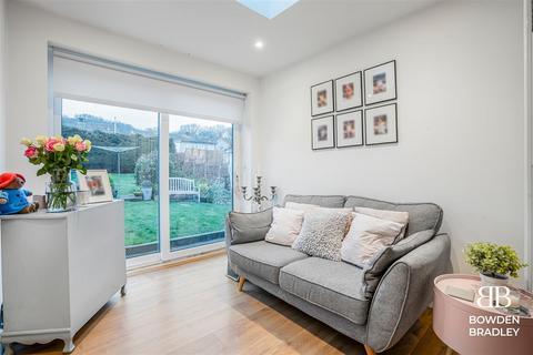 167 Burrow Road, Chigwell, IG7 4NF