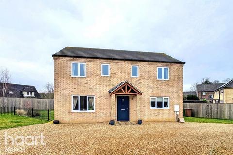 4 bedroom detached house for sale, Silver Street, March