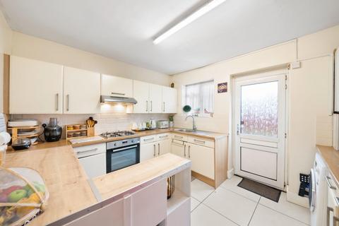 3 bedroom maisonette for sale, Willow Tree Lane, Hayes, UB4 9BL