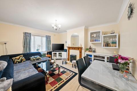 3 bedroom maisonette for sale, Willow Tree Lane, Hayes, UB4 9BL