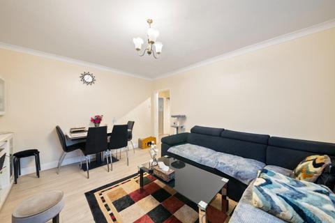 3 bedroom maisonette for sale, Willow Tree Lane, Hayes, UB4 9BL