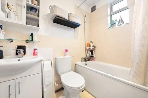 103 Willow Tree Lane, Hayes, UB4 9BL
