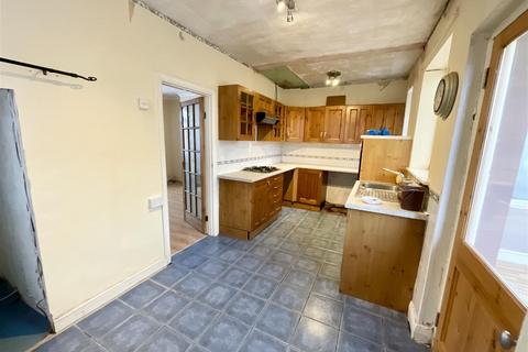 194 Garden Suburbs, Trimsaran, Kidwelly, SA17 4AF