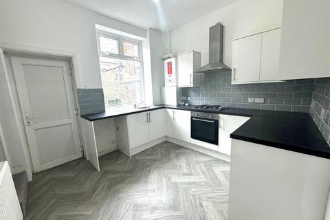 2 bedroom terraced house for sale, Newbreak Street, Oldham