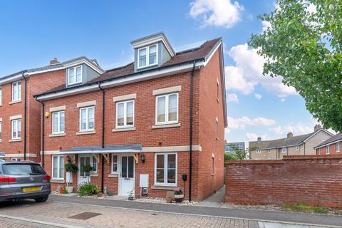 3 bedroom semi-detached house for sale, Binyon Way, Royston SG8