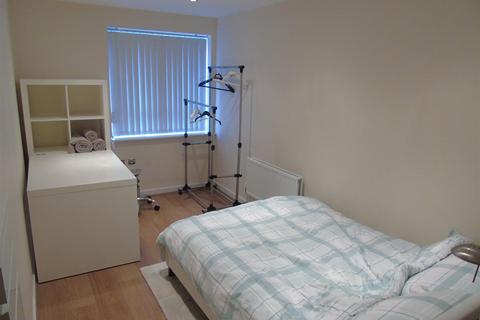 2 bedroom flat to rent, The XChange Building, Watford WD18