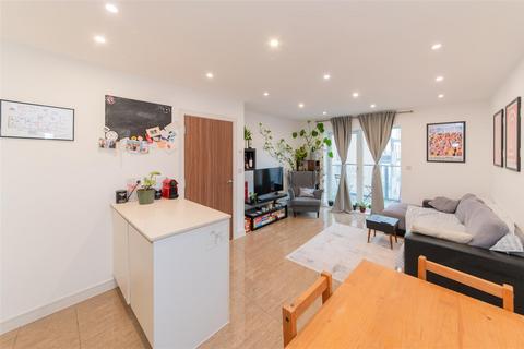 1 bedroom flat to rent, Shearwater Drive, Colindale