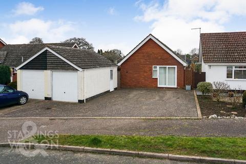 2 bedroom detached bungalow for sale, Millway Avenue, Roydon