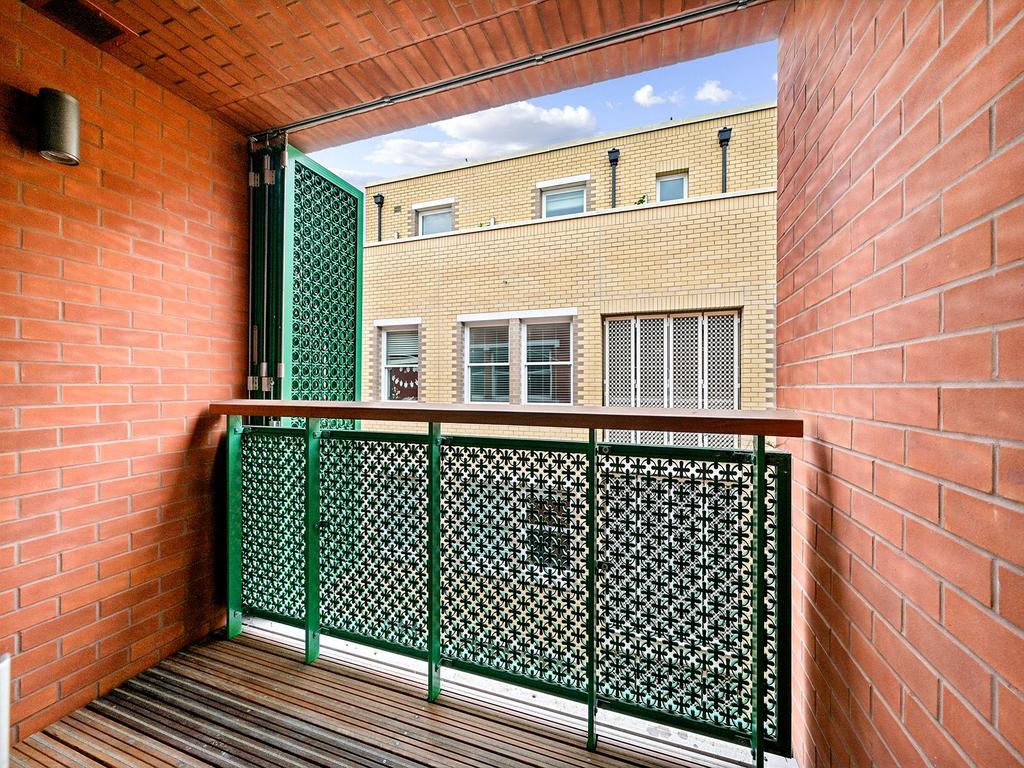 301 Mercers Walk