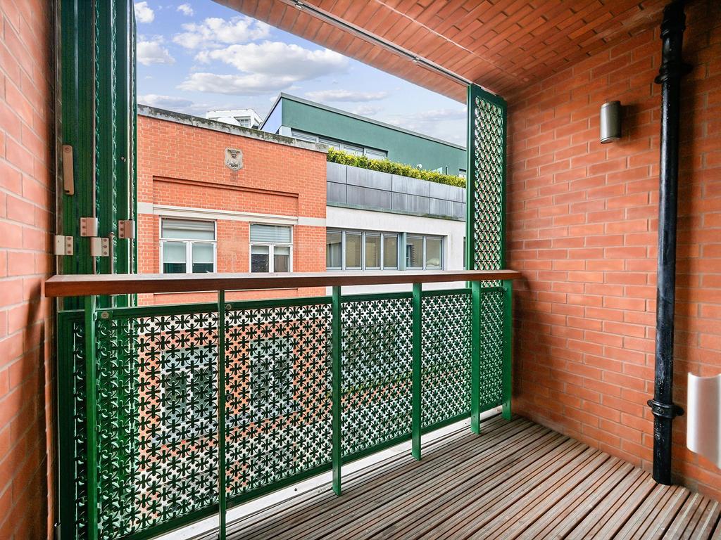 301 Mercers Walk
