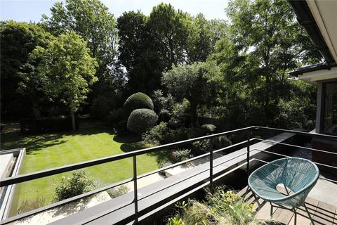 28 Bathgate Road, London, SW19 5PN