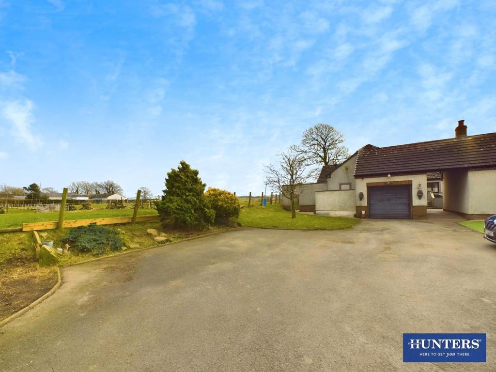 Front Driveway/Parking