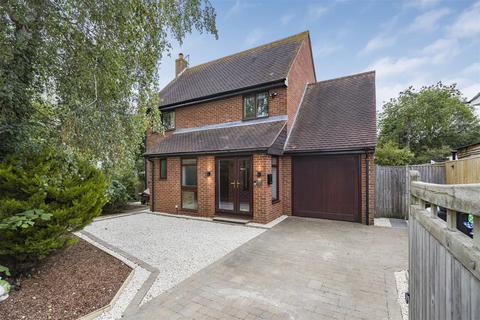 4 bedroom detached house for sale, Springfield Close, Watlington