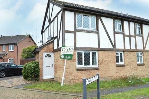 1 bedroom terraced house to rent, Paxton Close, WALTON-ON-THAMES, KT12