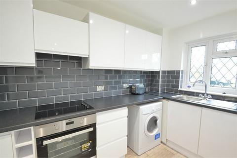 1 bedroom terraced house to rent, Paxton Close, WALTON-ON-THAMES, KT12