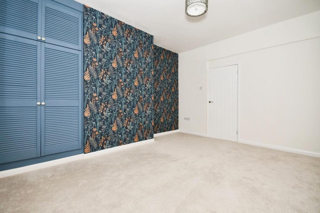 BEDROOM 2 02.jpg