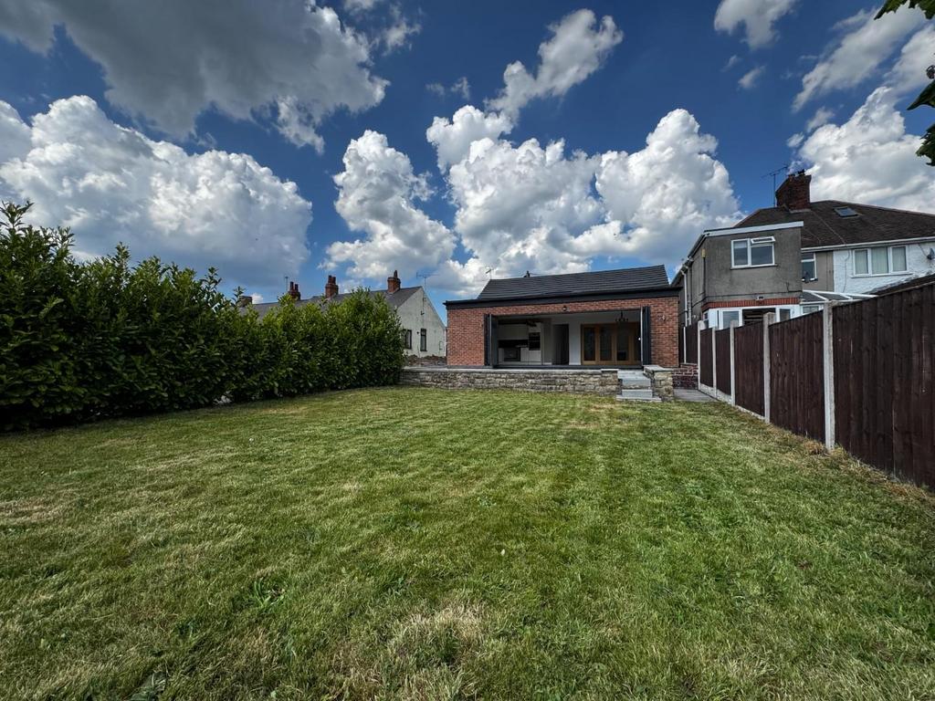 REAR GARDEN.jpg