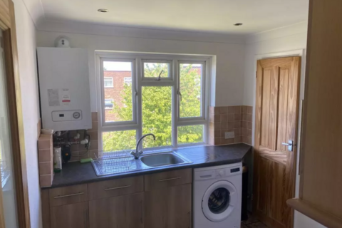 2 bedroom flat to rent, West Horndon, Brentwood CM13