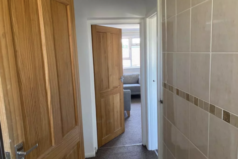2 bedroom flat to rent, West Horndon, Brentwood CM13