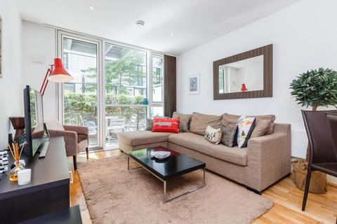 2 bedroom detached house to rent, Times Square, City Quarter, London, E1