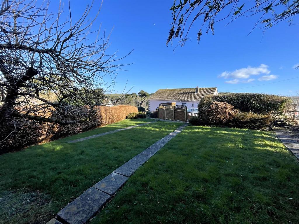 Rear garden 3.jpg