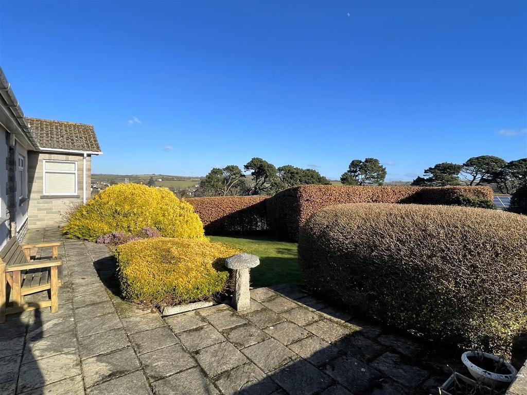 Front garden 4.jpg