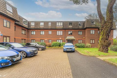 1 bedroom flat for sale, Woodridge Close, Enfield