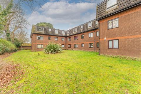 1 bedroom flat for sale, Woodridge Close, Enfield