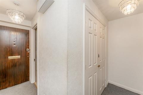 34 Woodridge Close, Enfield, EN2 8HJ