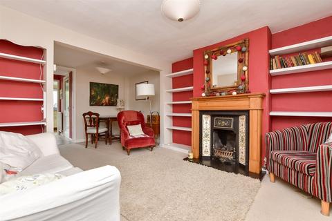 17 Middle Road, Leatherhead, KT22 7HN