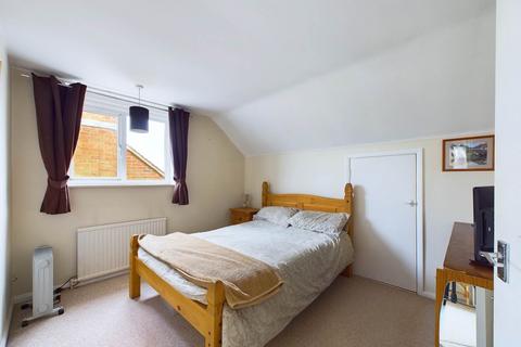 4 bedroom semi-detached house for sale, Oak Tree Road, Marlow SL7