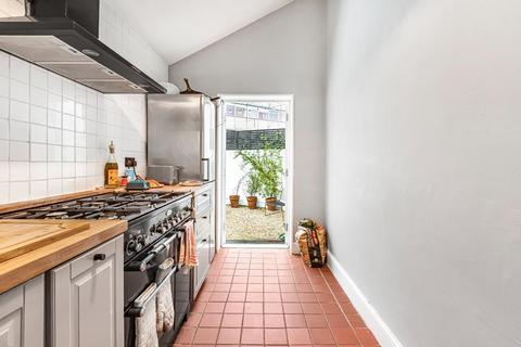 2 bedroom house for sale, Southampton Way, London, SE5